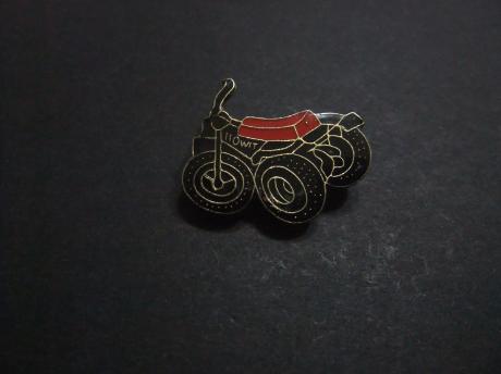 Trike ( driewielig voertuig ) zwart ( rood zadel)